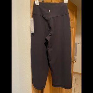 Lululemon size 6 NWT Pant